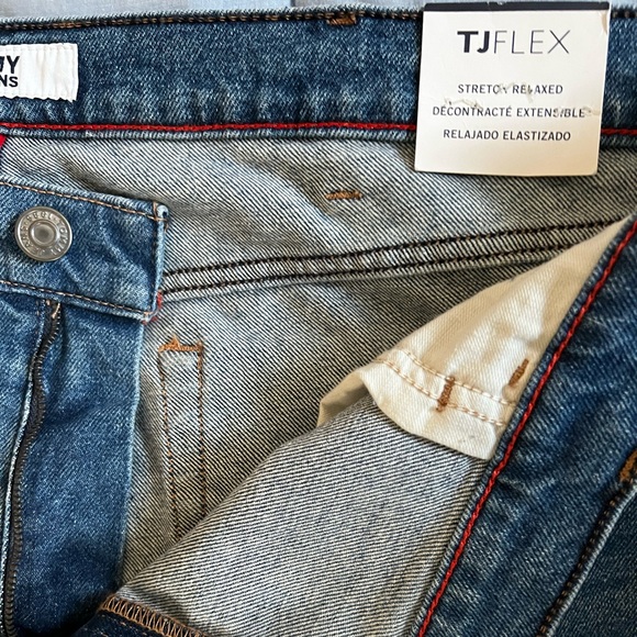Tommy Hilfiger Relaxed/Stretch fit Jeans US 42 New with tags NWT - Picture 3 of 8